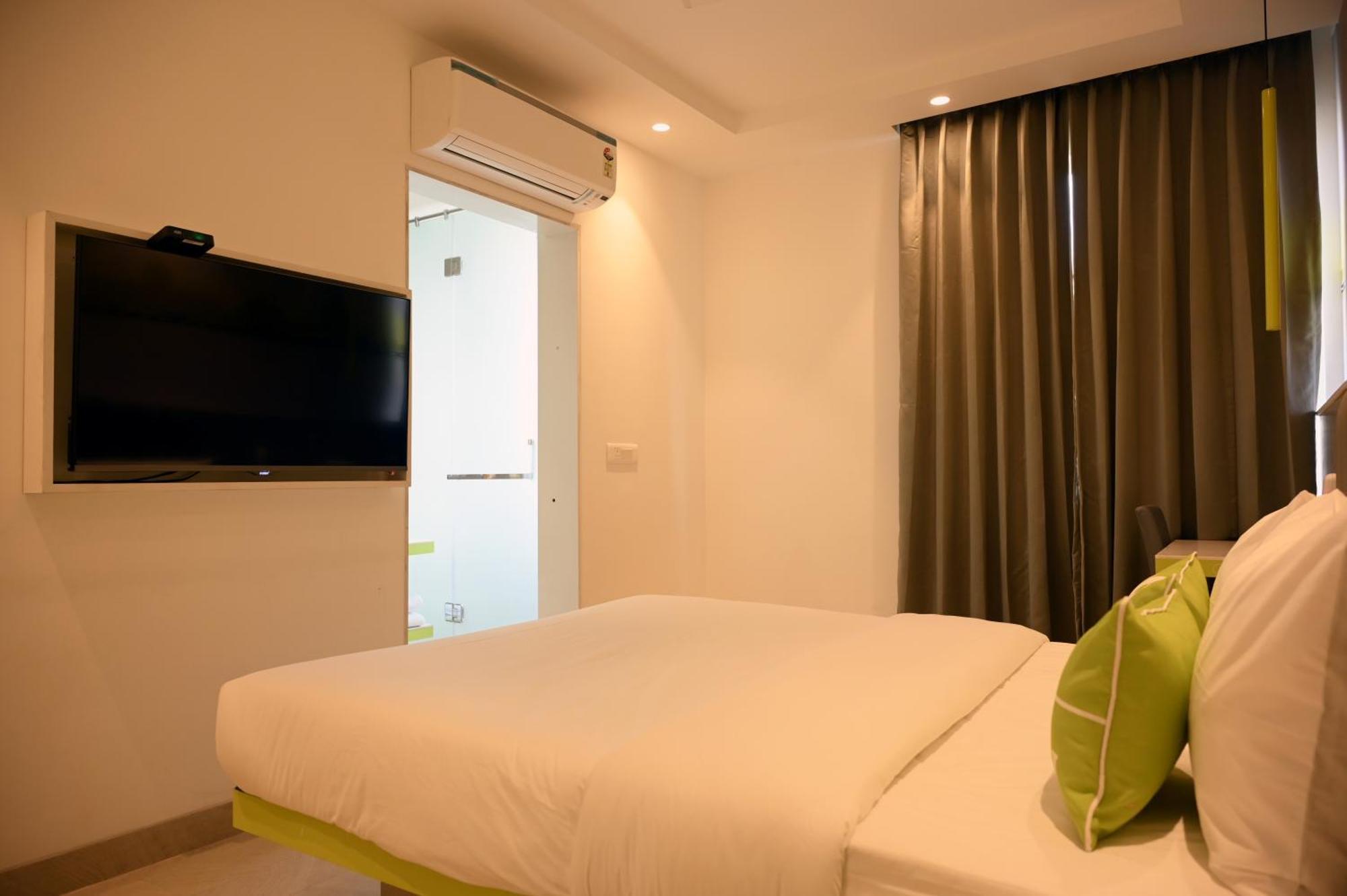 Hotel Le Roi Express Karol Bagh Дели Экстерьер фото